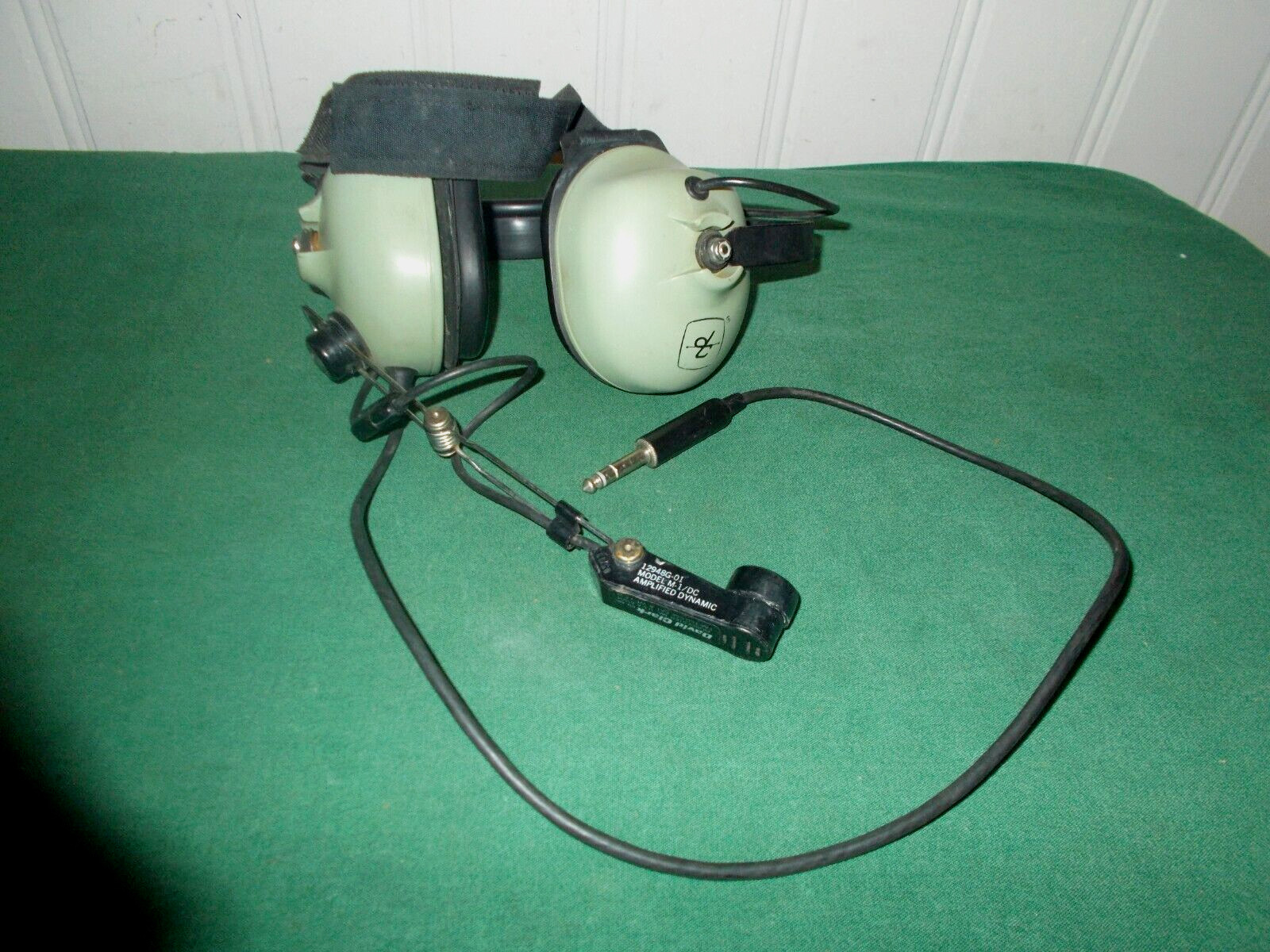 DAVID CLARK H3340 AVIATION HEADSET TESTED AND WORKING