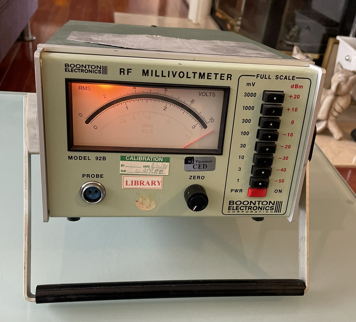 Boonton RF Millivolt Meter Model 92B No Probe Powers On As Is