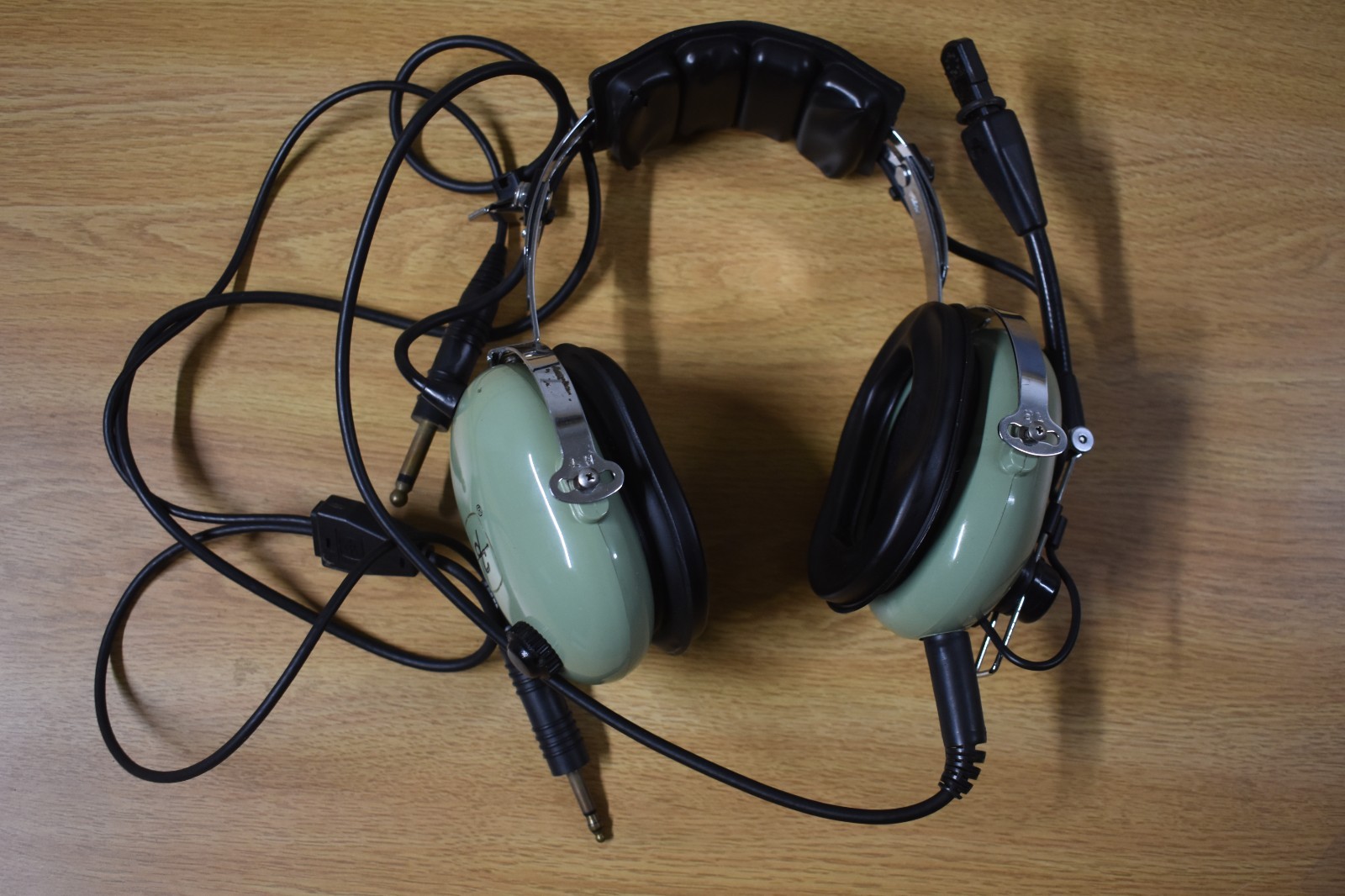 David Clark H10-60 Aviation Headset With Duel Plug And Mic (used)