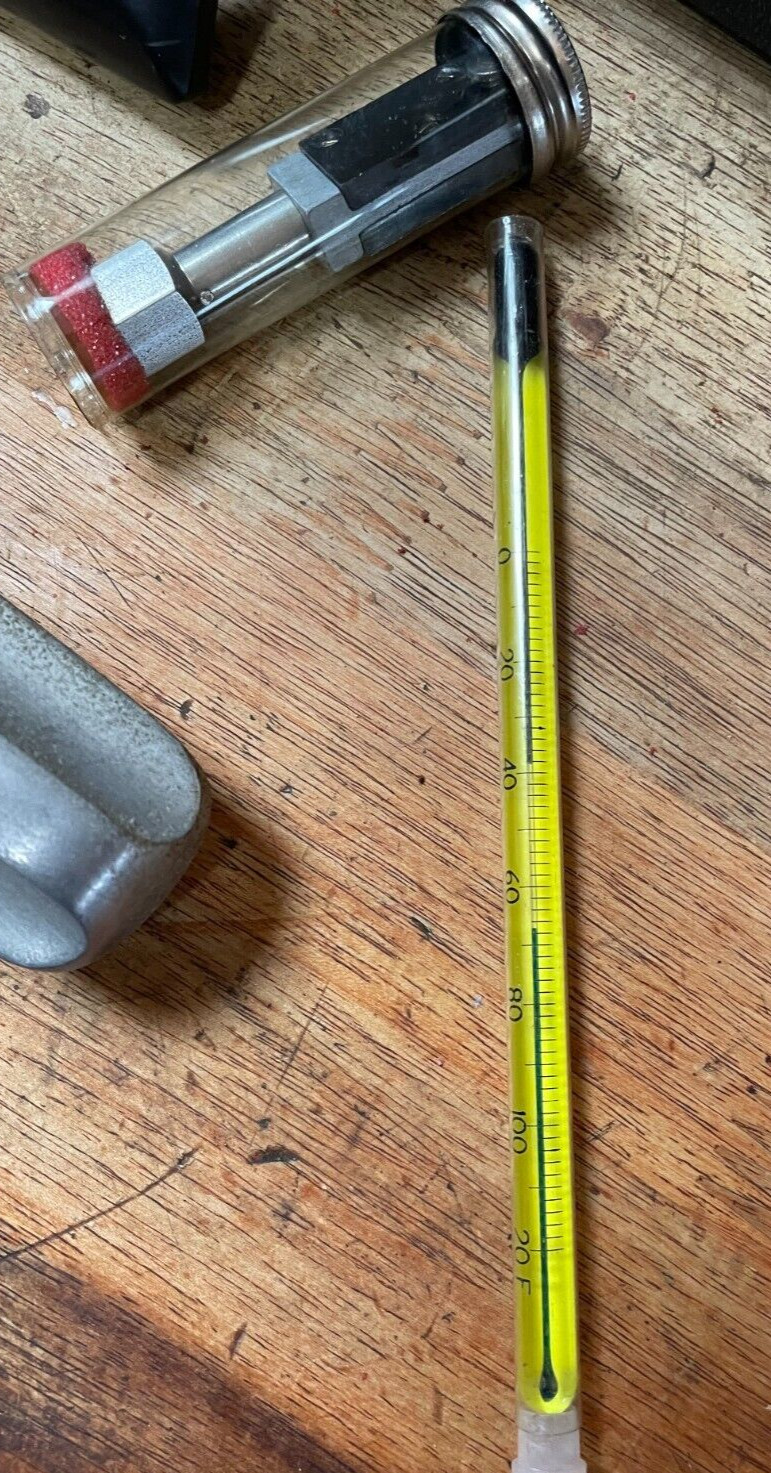 ALNOR PYROCON 4000A TEMPERATURE TESTER IN CASE Tested Nice