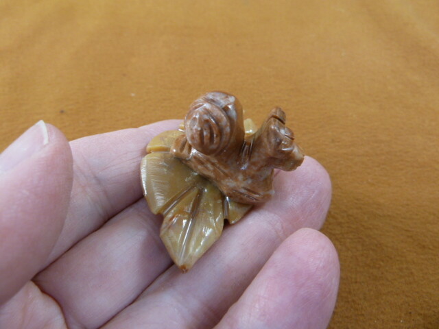 (Y-SNAI-2) red Snail leaf carving stone gemstone SOAPSTONE PERU little snails