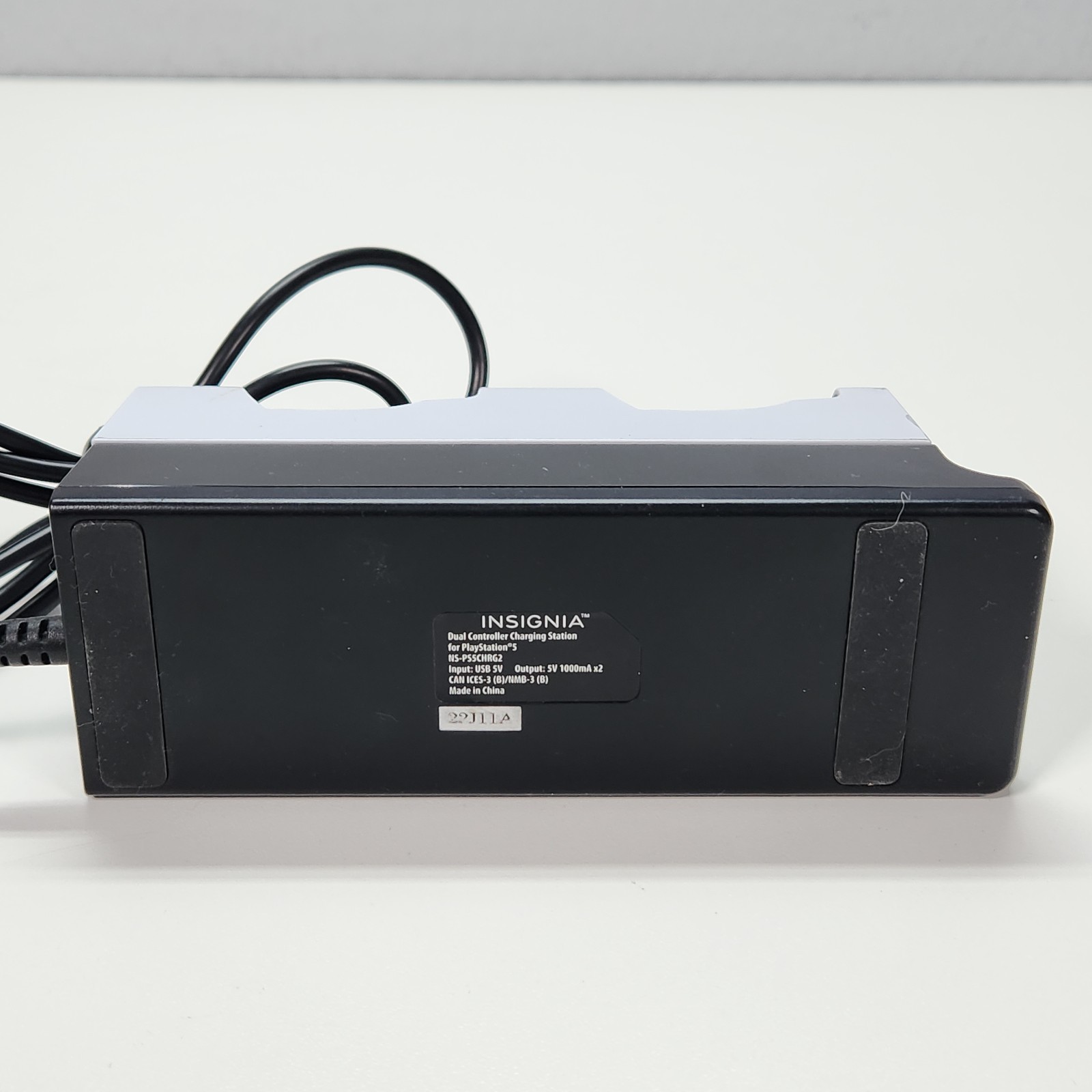 Insignia Dual Controller Charging Station For Playstation 5/4