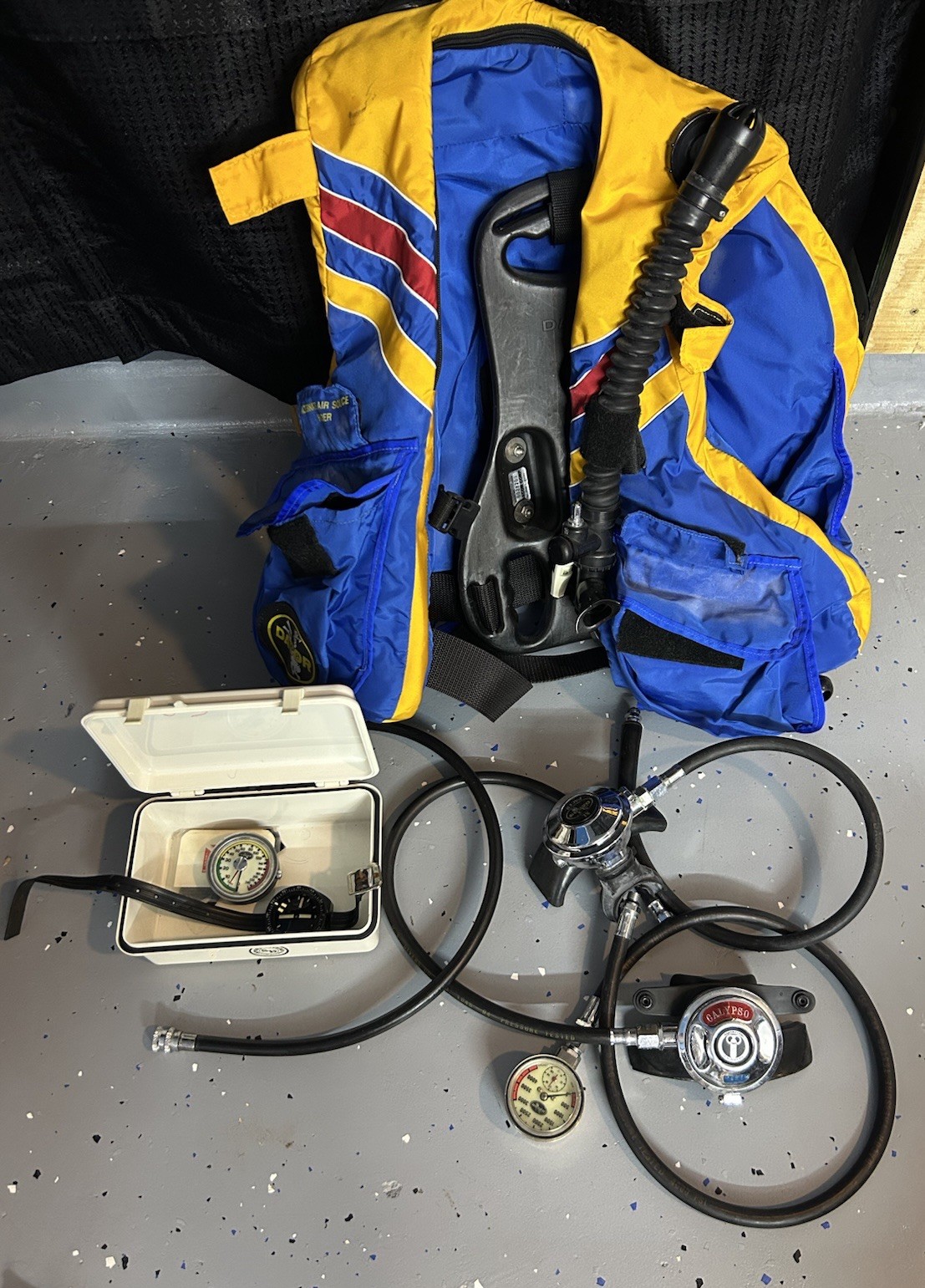 Dacor Scuba Vest, XL Pacer & Calypso Aqua Lung Regulator, Ikelite Wrist Compass