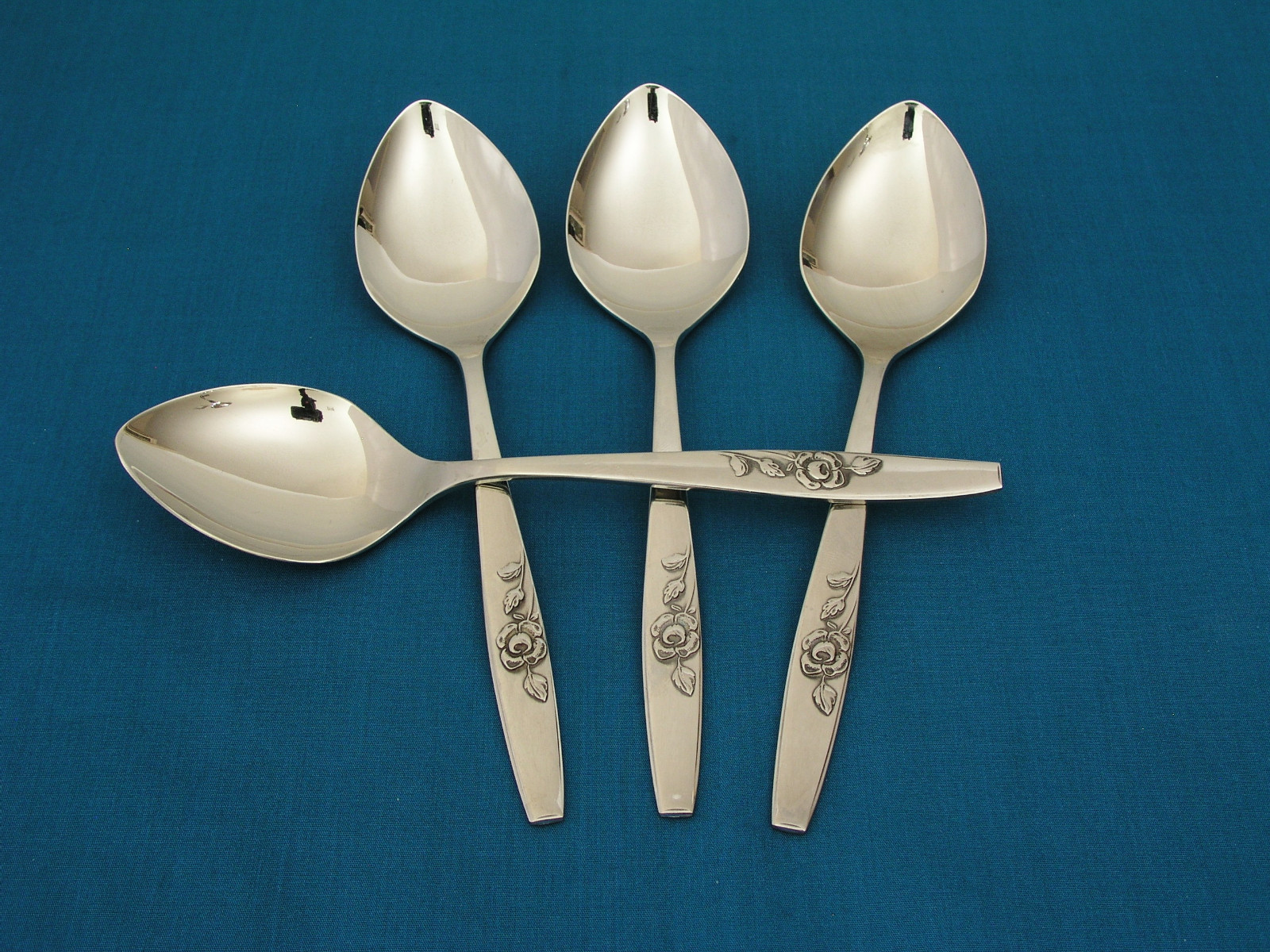 ONEIDA - OUR ROSE SSS - 6 3/4" PLACE / OVAL SOUP SPOONS (4)- EXCELLENT COND