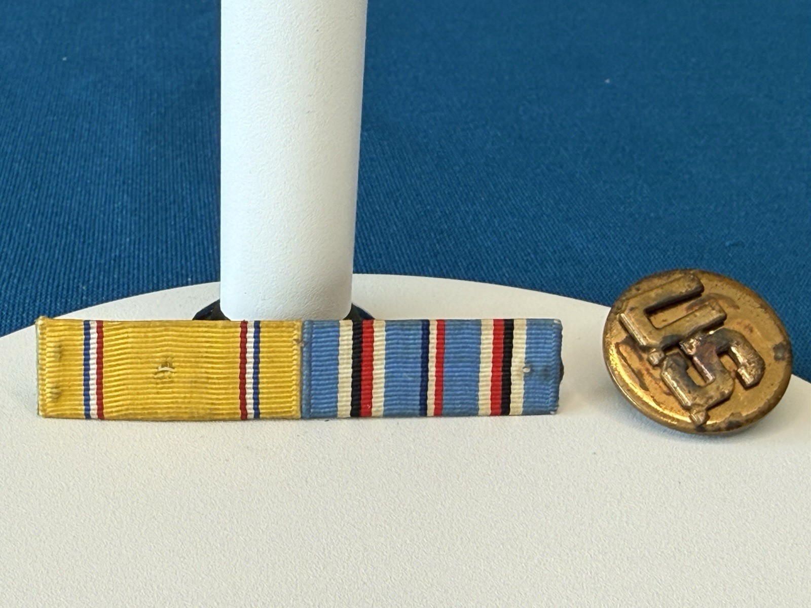 WWII 2 Piece Ribbon Bar Set American Defense & Camp + US Army Collar Brass Lt#40
