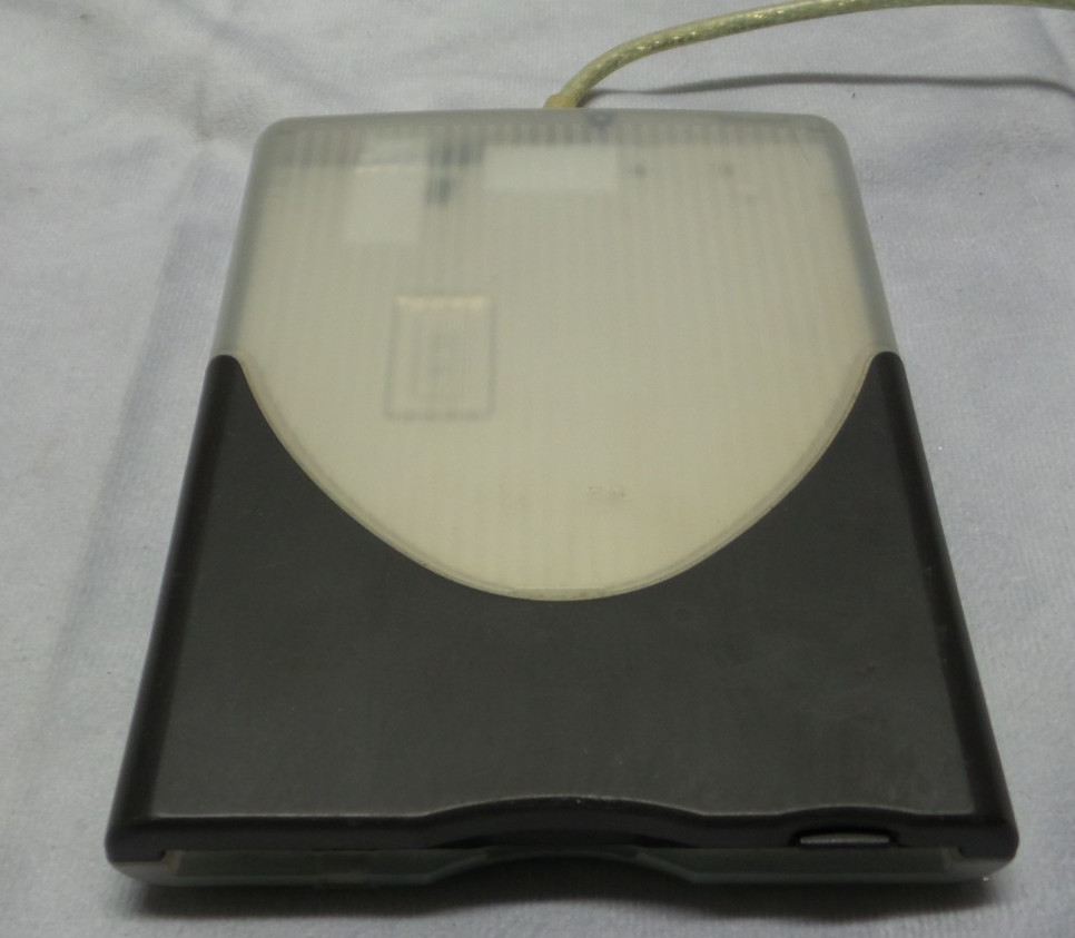 VST Technologies USB 3.5" Floppy Disk Drive FDUSB-M/YD-8U10(FOR MAC)- USED/WORKS
