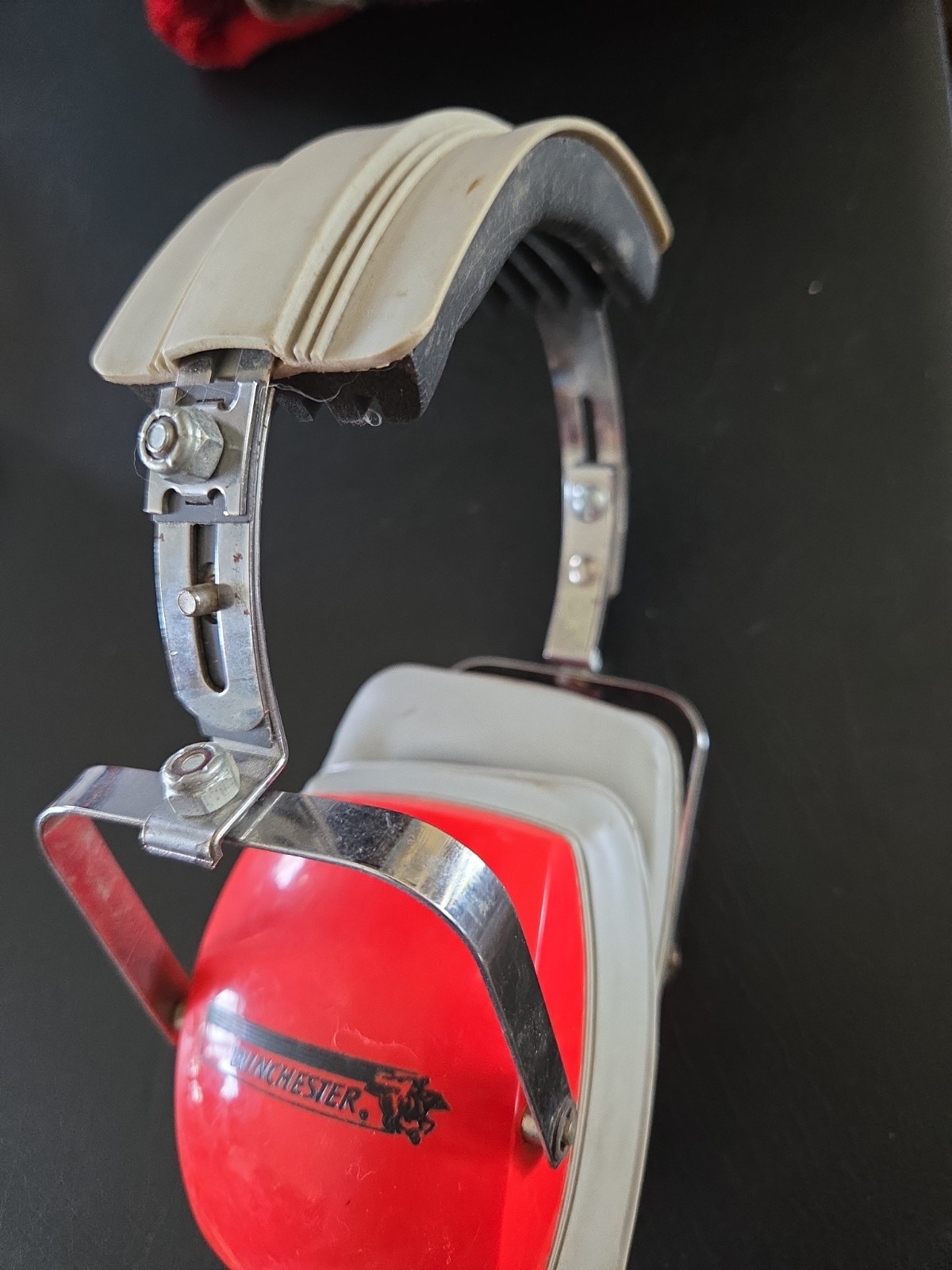 VINTAGE WINCHESTER HEARING PROTECTOR GUN NOISE SOUND CANCELING HEADSET Ear Muffs