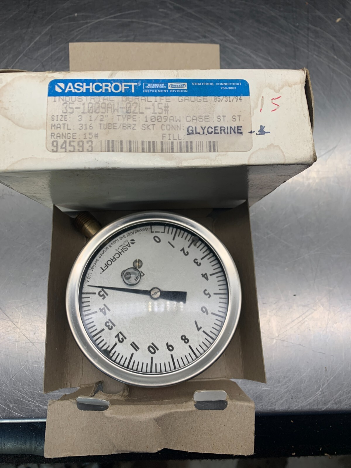 Ashcroft 35-1009AW-02-15# Pressure Gauge 3.5", Bottom Mount
