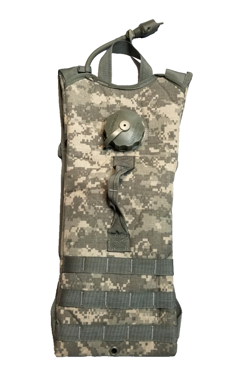 US Military MOLLE Hydration System Carrier w/ 100oz/3L Bladder ACU Digital - NEW