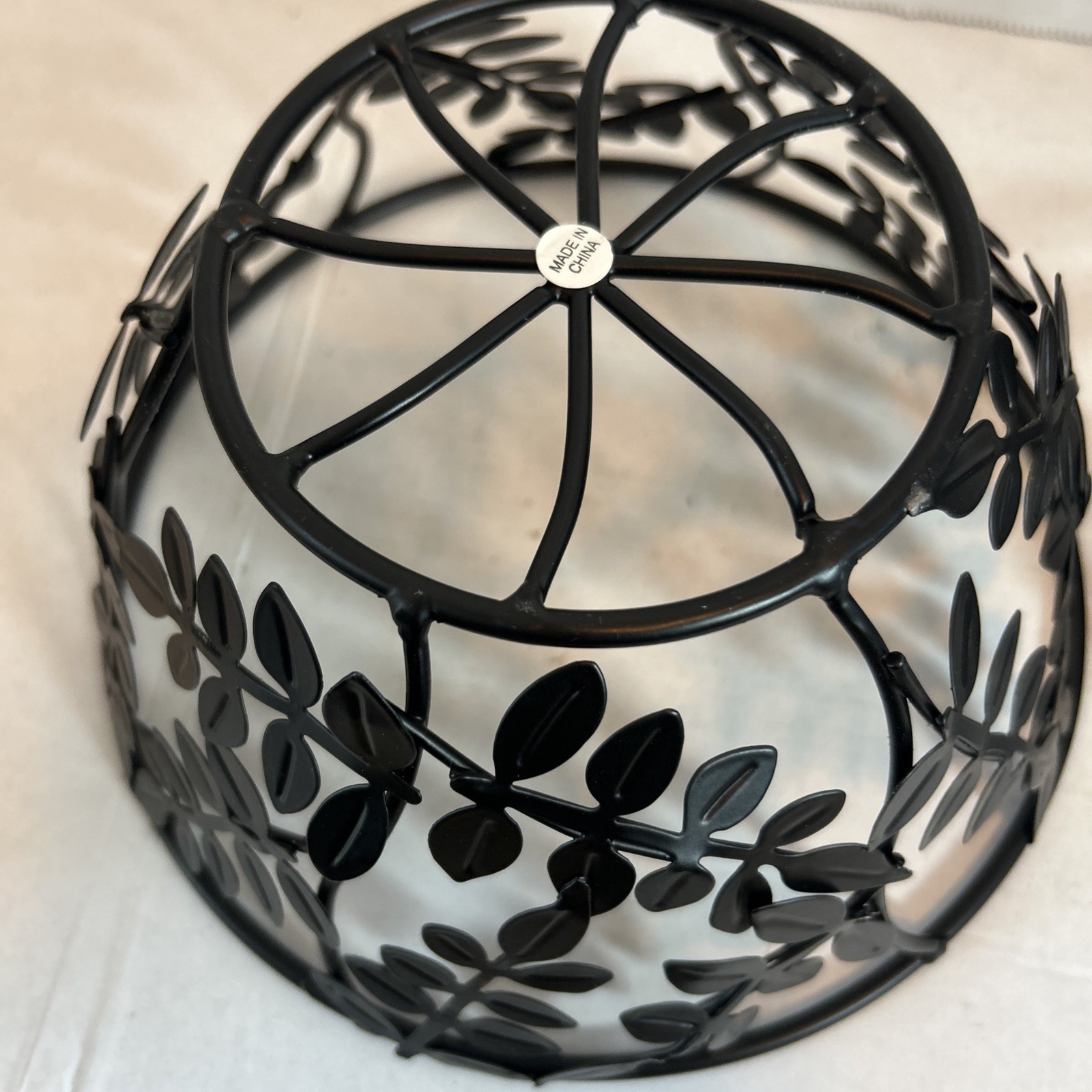Well Equipped Kitchen Black Metal Wire Baskets Leaf Design Fruit Bread Bowls (2)