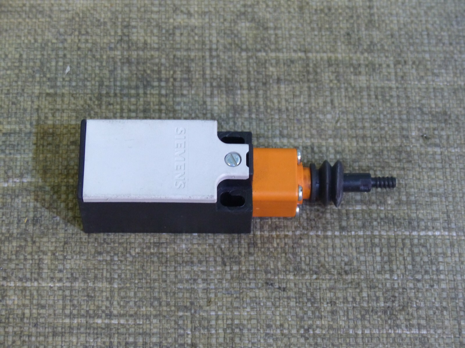 Siemens 3SE2 200-1R