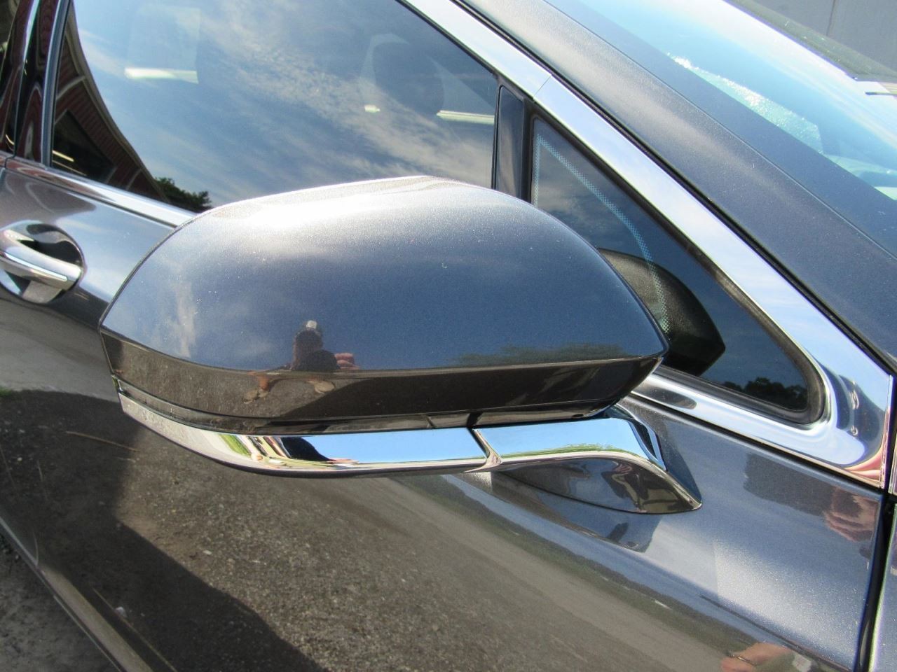 MKZ 2019 Glove Box 1063050