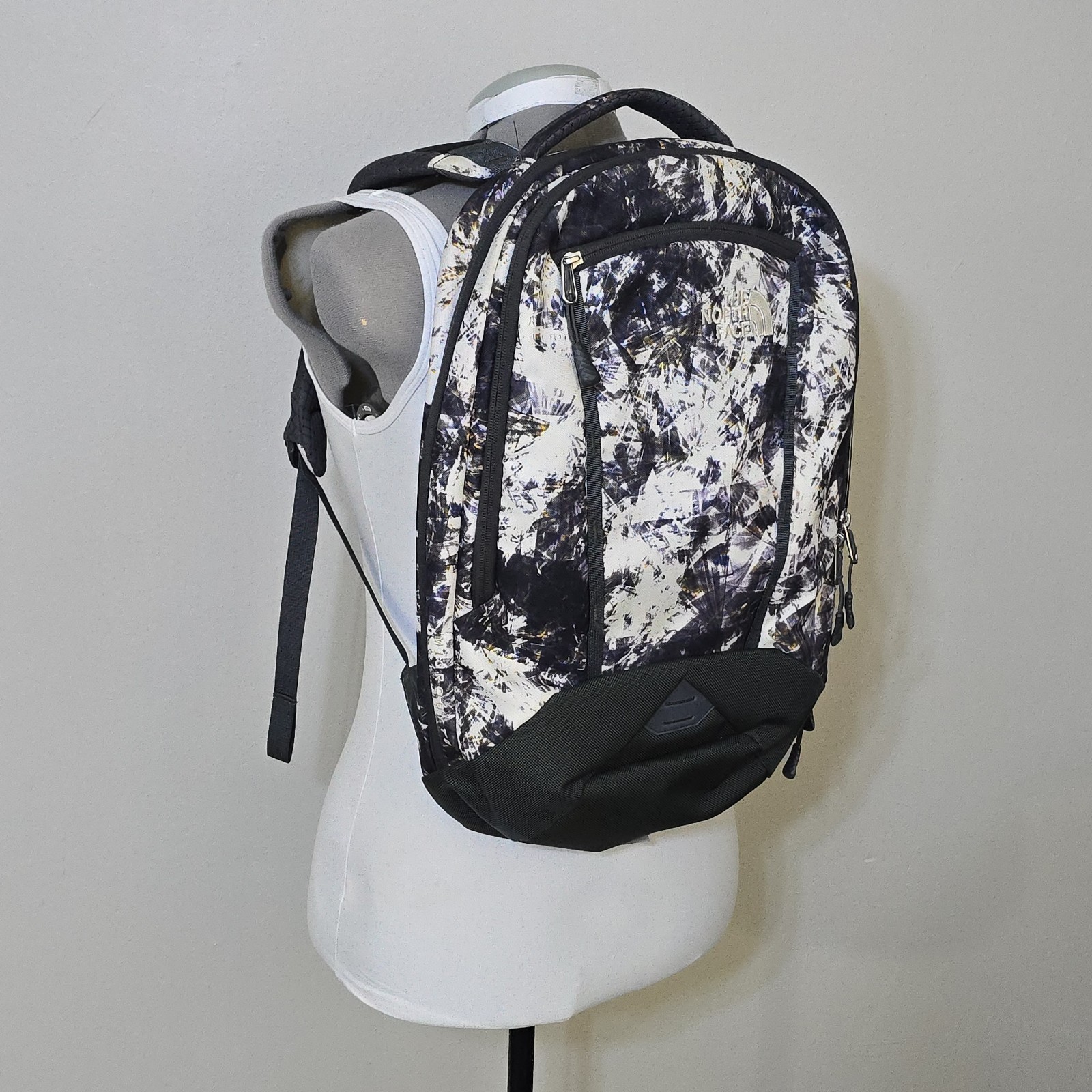 The North Face Microbyte Flex Vent Laptop Backpack Hiking Outdoors Camping