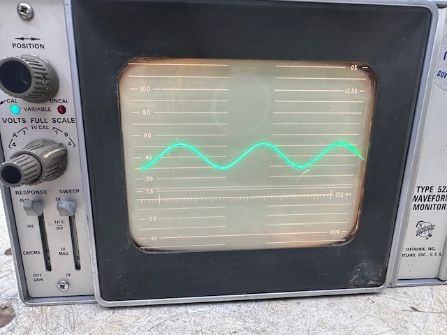 Tektronix type 528 waveform monitor
