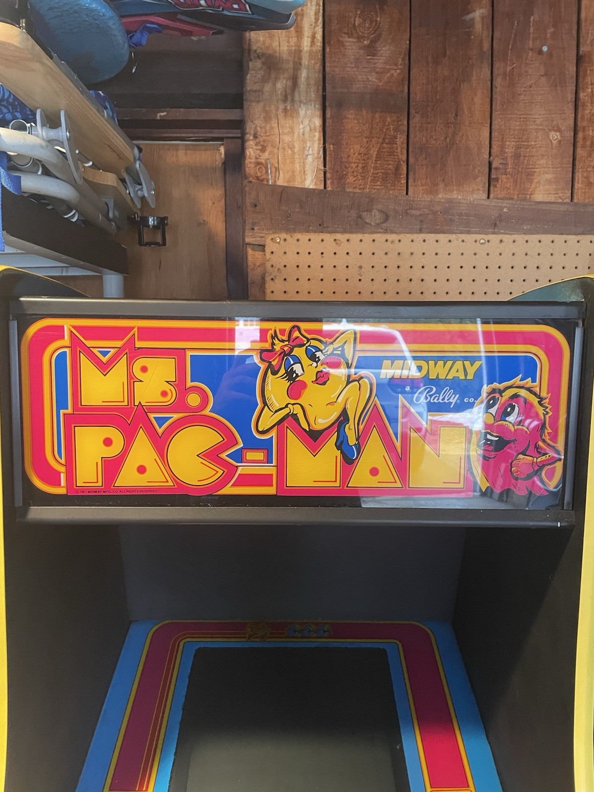 Midway Ms. Pac-Man Upright Coin-Op Video Arcade Machine Cabinet