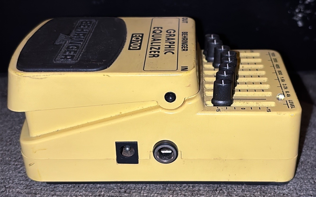 BEHRINGER GRAPHIC EQUALIZER EQ700 7 BAND PEDAL GERMANY YELLOW