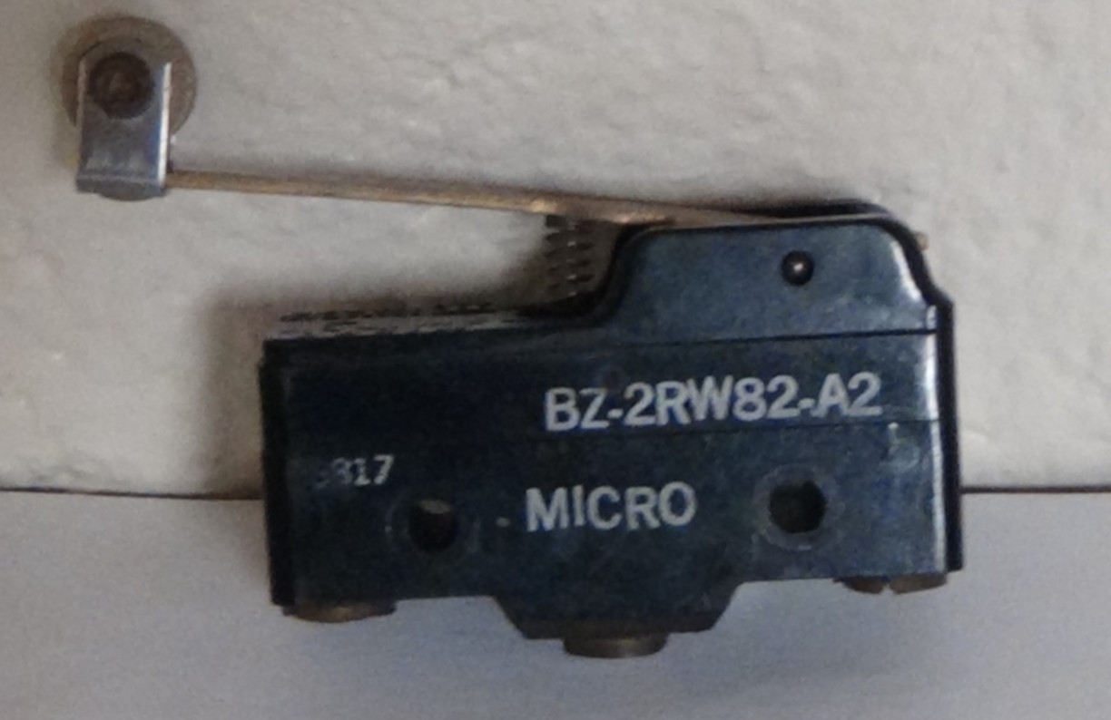 Honeywell MicroSwitch BZ-2RW82-A2 Short Lever Roller 15A "Lot of 2 "