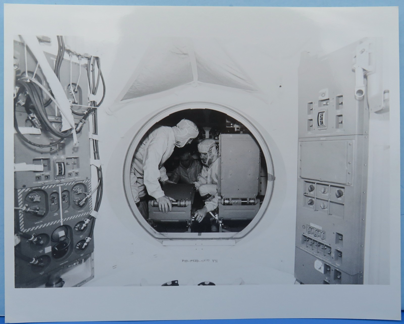 NASA PRESS PHOTO vtg STS-49 Space Shuttle ENDEAVOUR Pre-Flight Processing 437