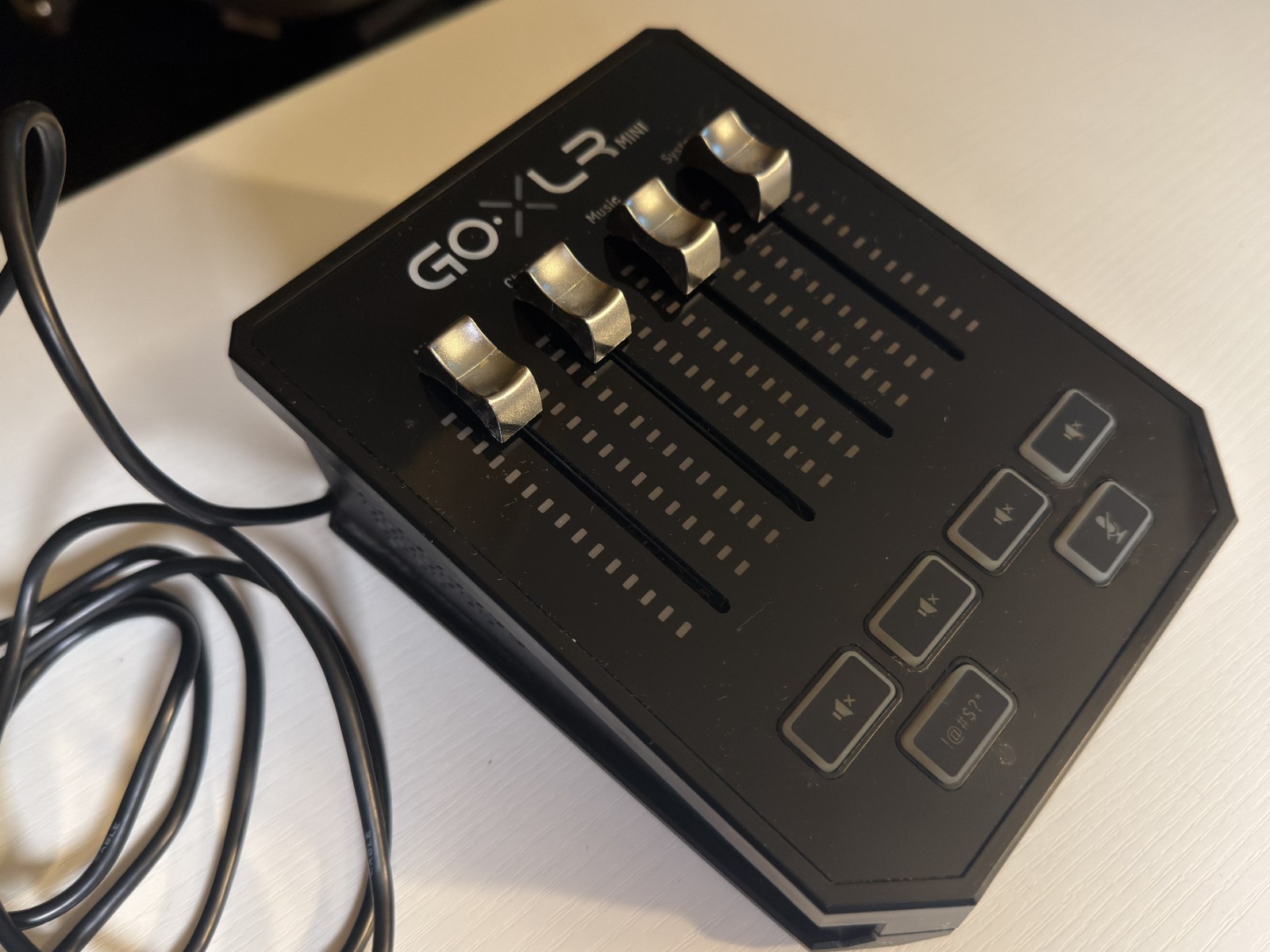 TC-Helicon GoXLR Mini USB Audio Interface Desktop Mixer Streaming Tested