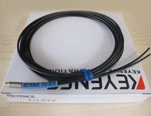 One KEYENCE FU-67V Fiber Optic Sensor New Fast Shipping