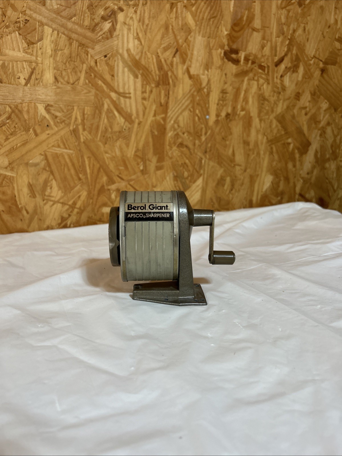 Vintage BEROL Giant Apsco Pencil Sharpener 6 Hole Wall or Desk Mount 7g