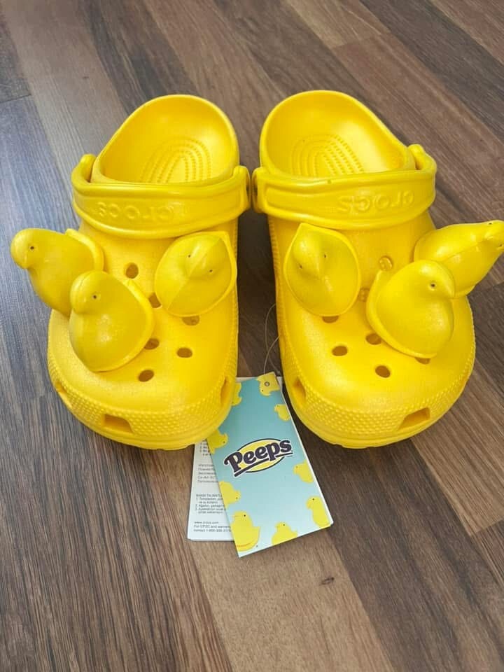 Crocs Peeps Classic clog Womens size 7 Mens size 5 Yellow RARE
