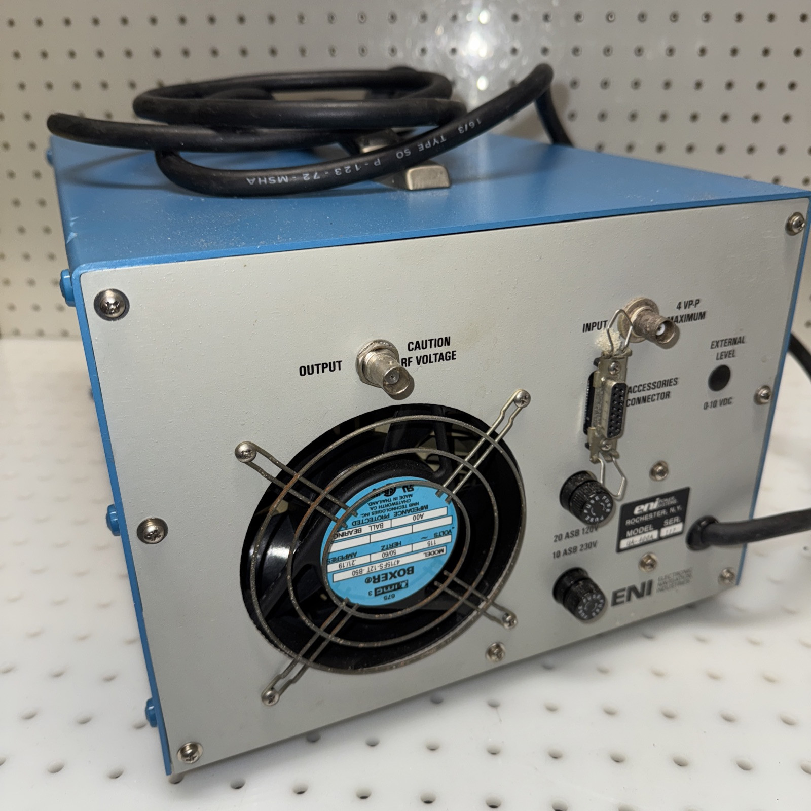 ENI UA-400A Power Amplifier