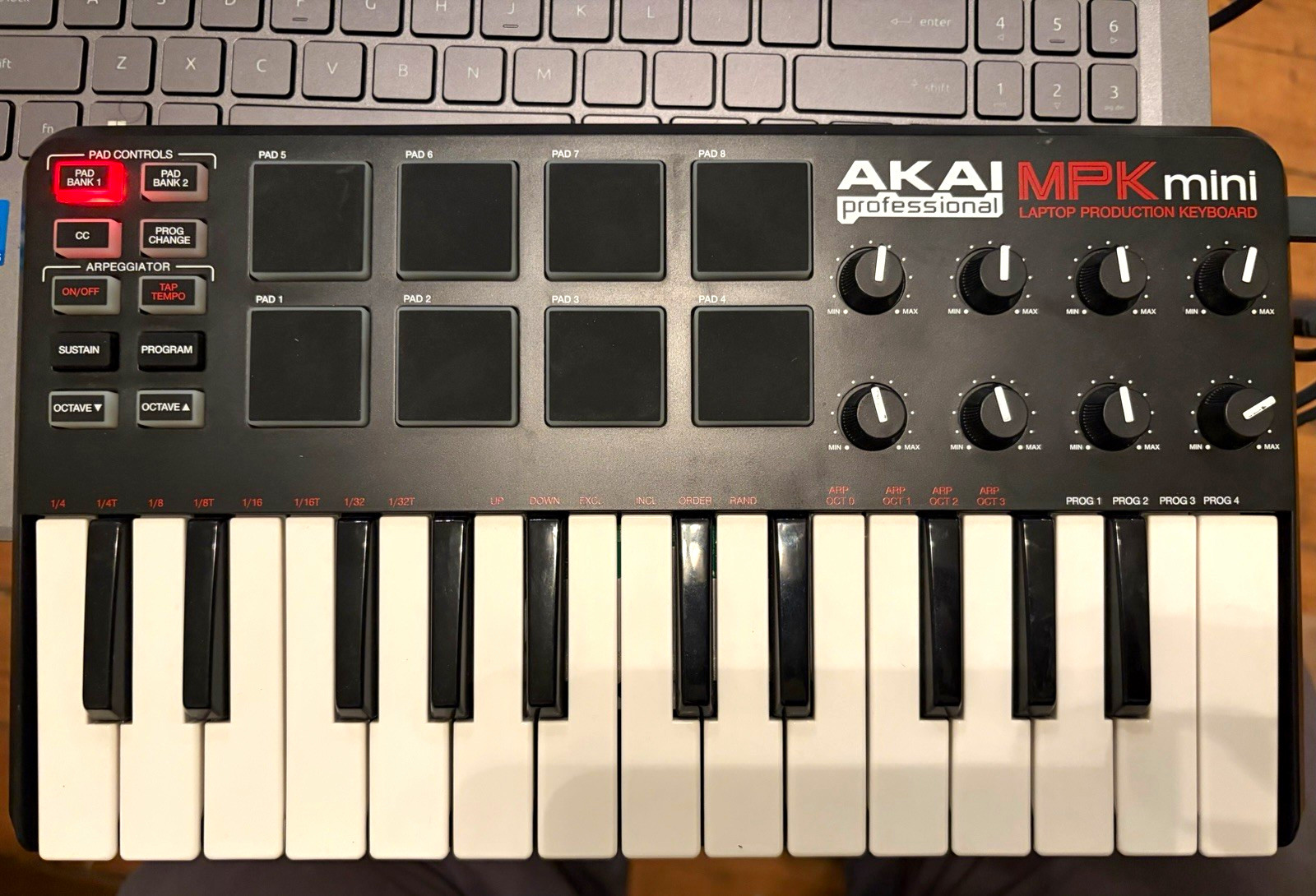Akai MPK Mini MK1 25-Key USB MIDI Keyboard Controller Fully Tested Works Great