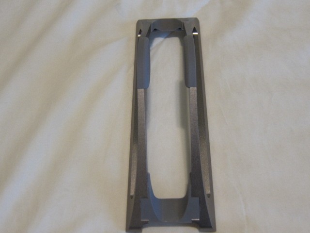 HumanCentric - Vertical LAPTOP STAND - Space Gray -