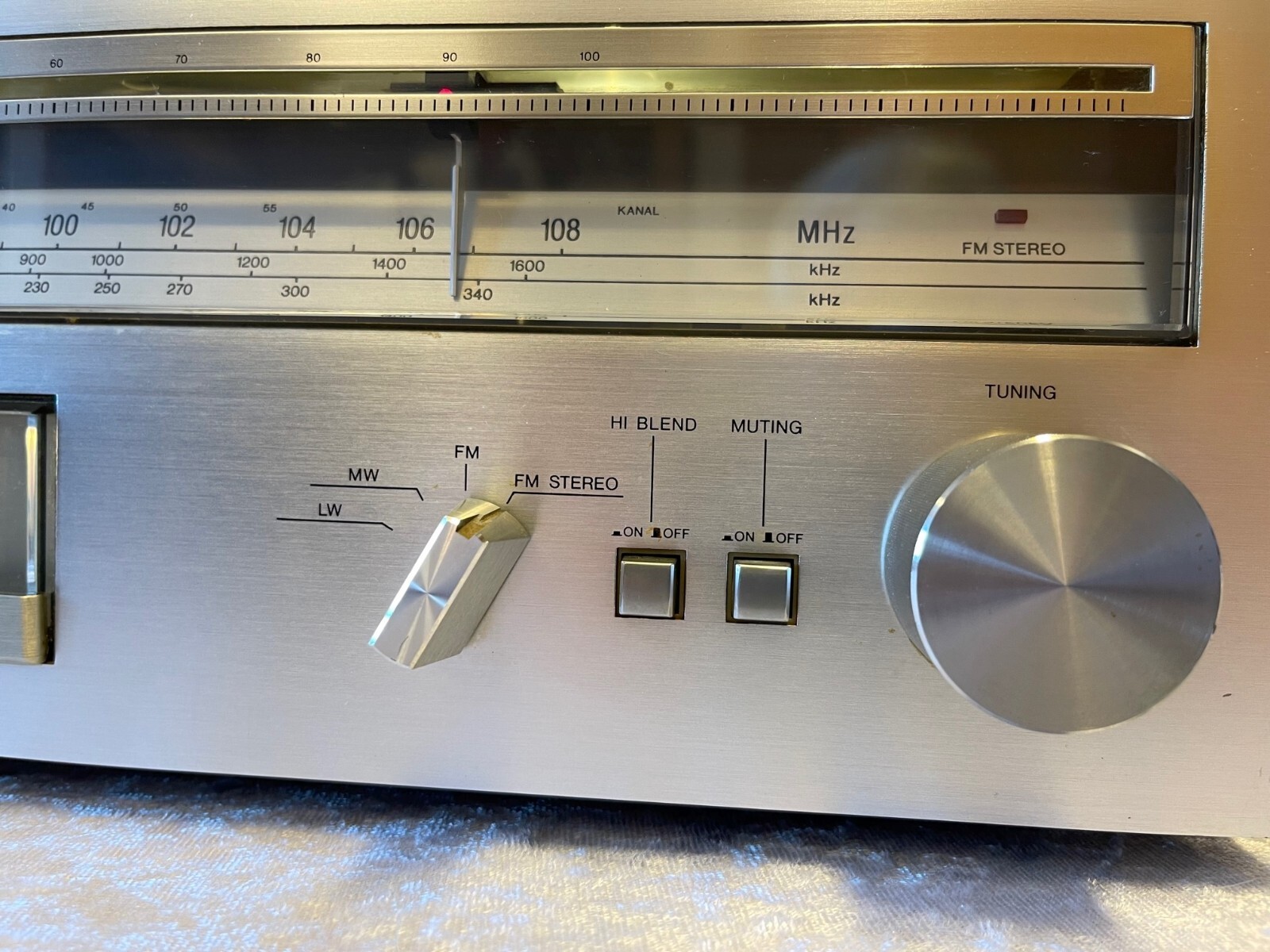 AIWA AT-9300 Stereo Tuner - Fully working Retro/Vintage
