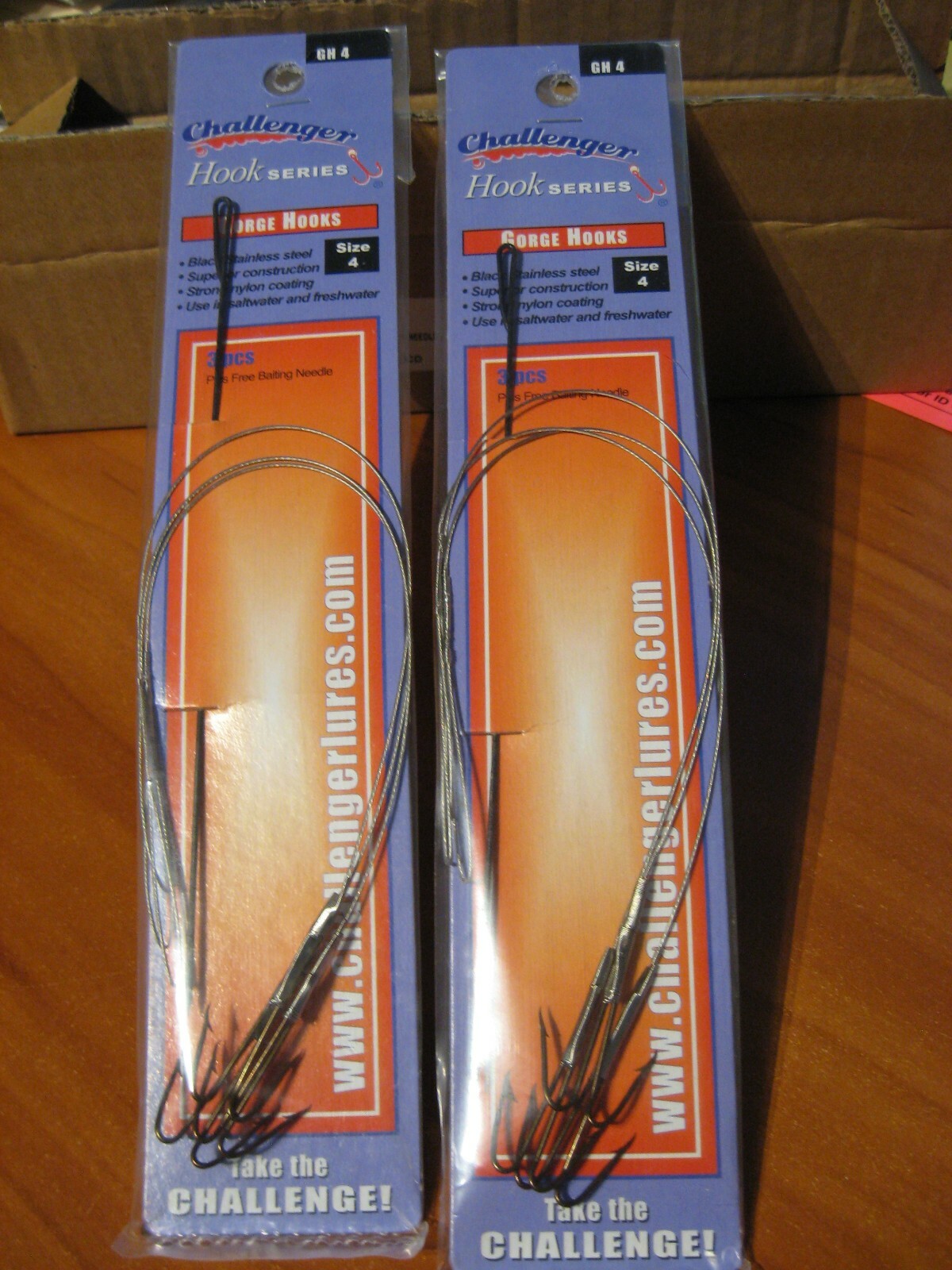 6 Wire Snelled Challenger Gorge Fish Hooks With Baiting Needle - Size 4