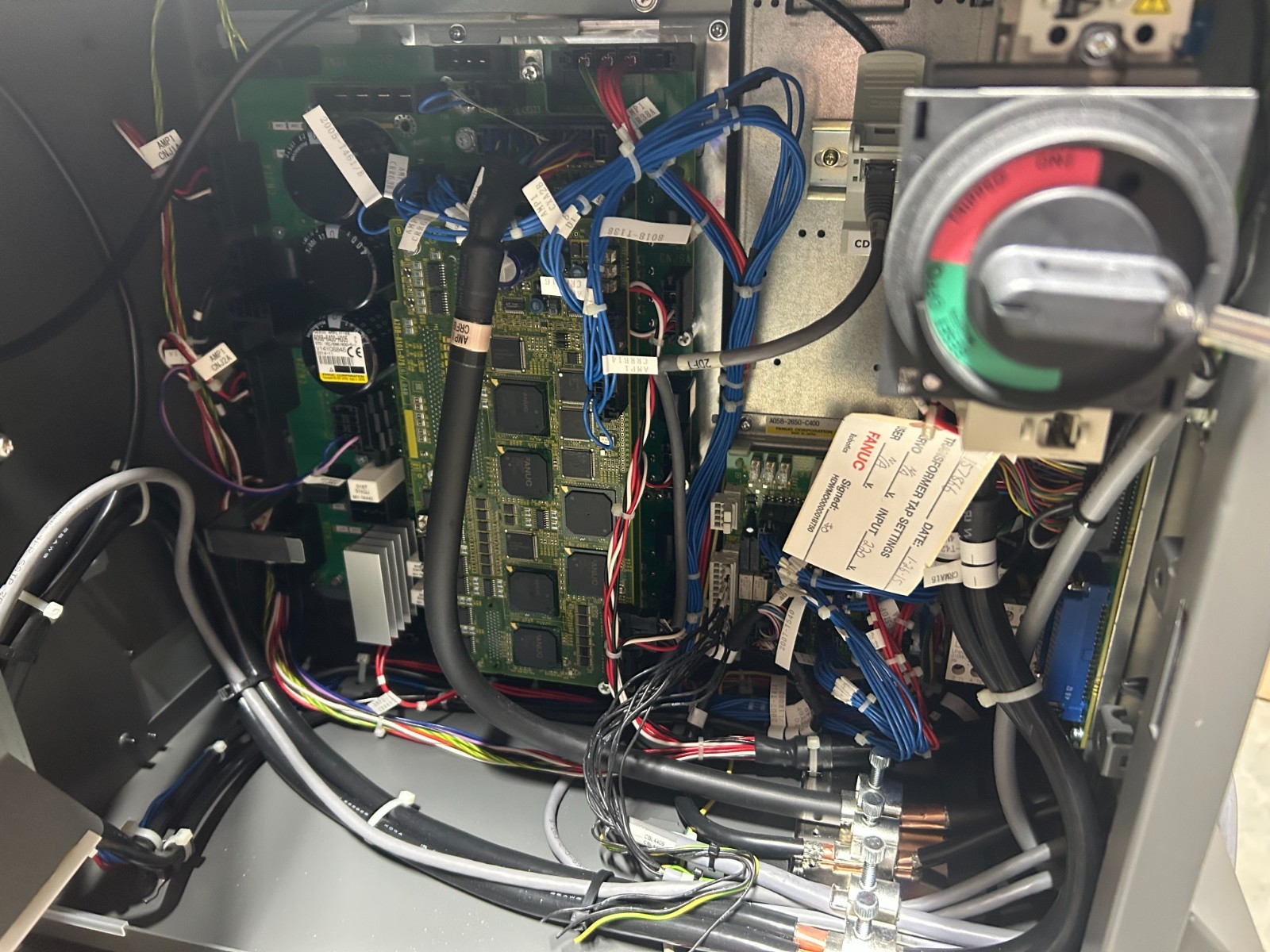 Fanuc LR Mate 200iD w/ R-30iB Controller & i Pendant Handheld unit
