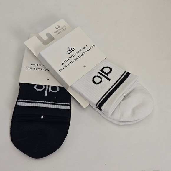 ALO Yoga Unisex Half-Crew Socks — Black & White (2-Pack) Size S