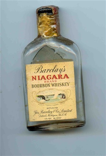 Niagara Brand Bourbon Whiskey Empty Miniature Glass Bottle 1930's