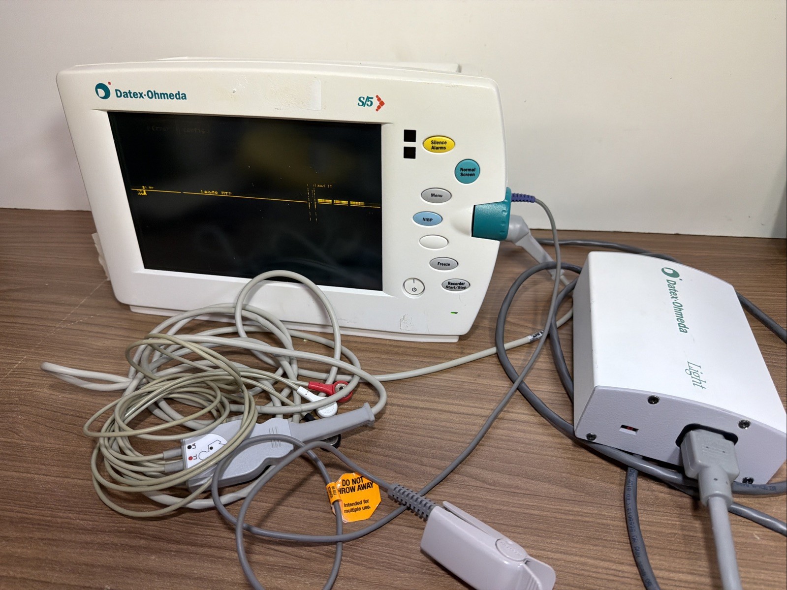 GE Datex Ohmeda S/5 F-LM1 Light Patient Monitor NIBP SpO2 ECG Temp Printer