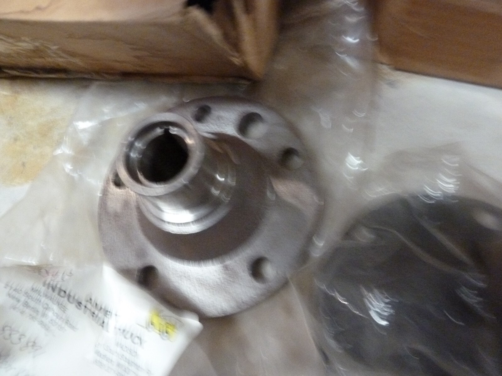 OEM 833891 Cushman Wheel Hub RH