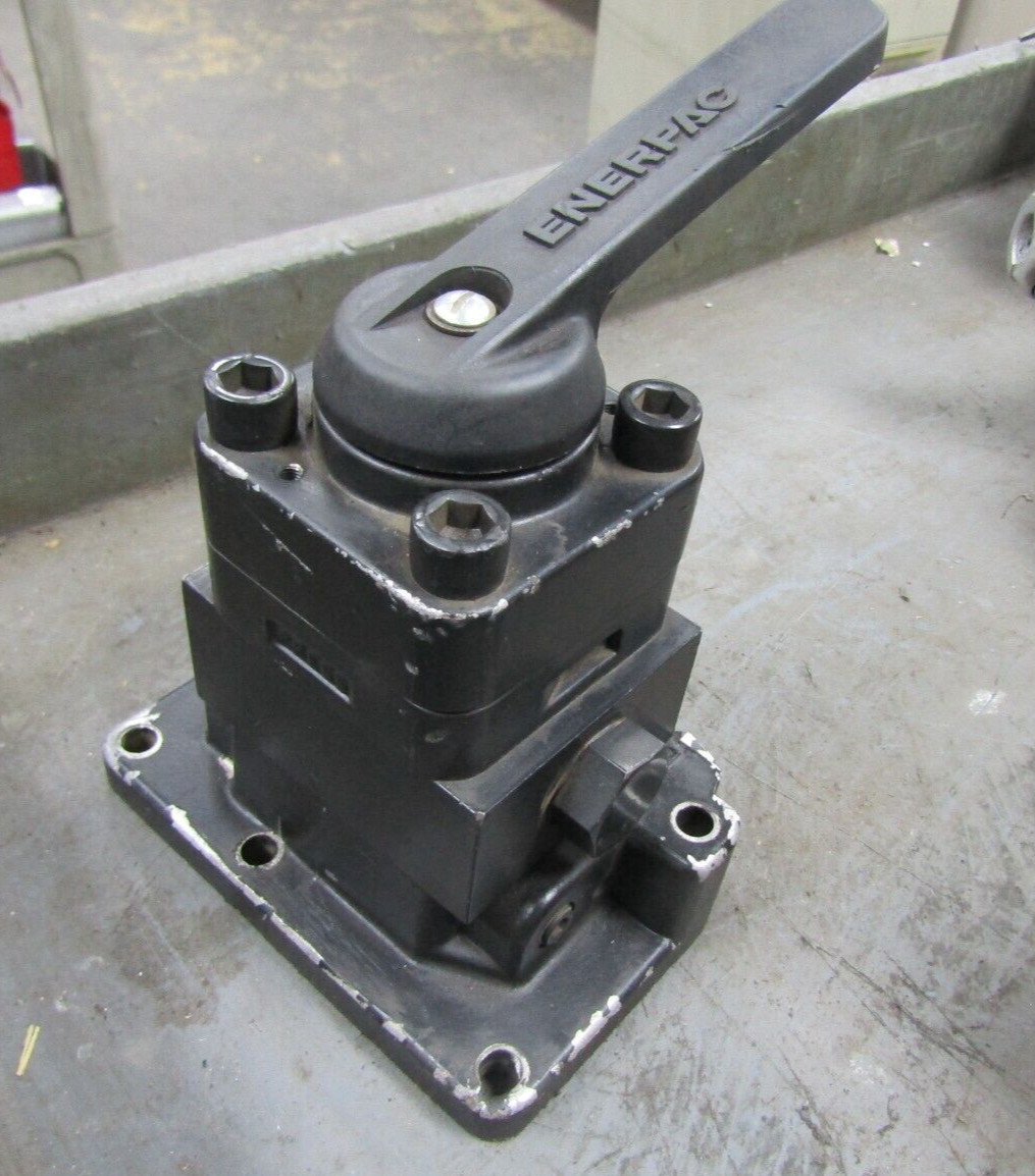 🤩 ENERPAC MANUAL VALVE 4-WAY 3-POSITION TANDEM CENTER LOCKING CN681.026.