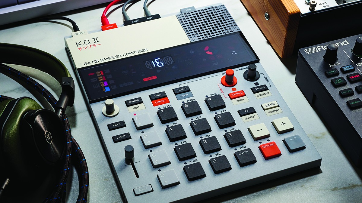 Teenage Engineering EP-133 K.O. II sampler drum machine seq. mic composer w/case