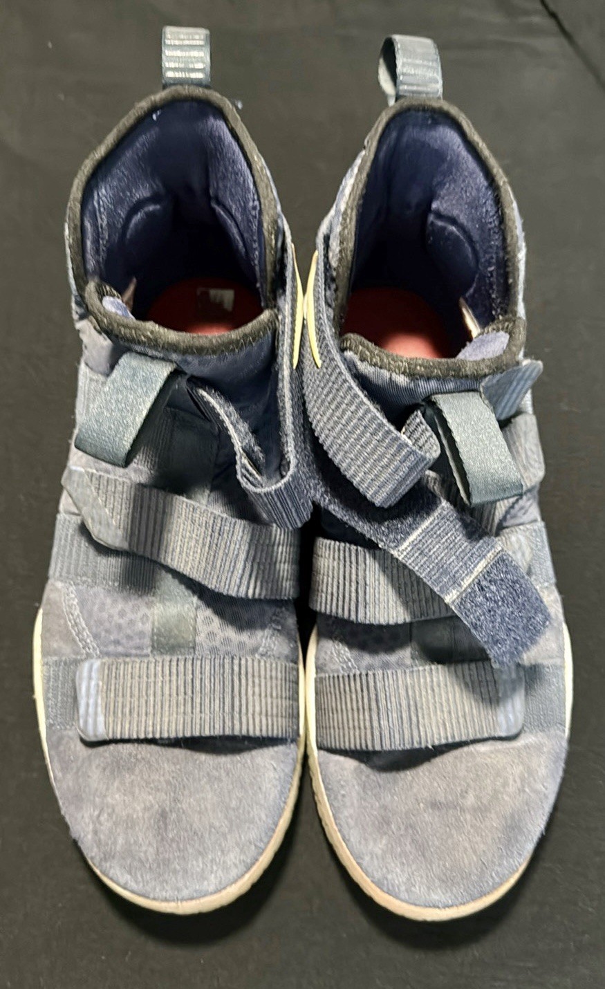 Nike Men's Blue Low Top Athletic Sneakers Hook & Loop, Rubber Outsole