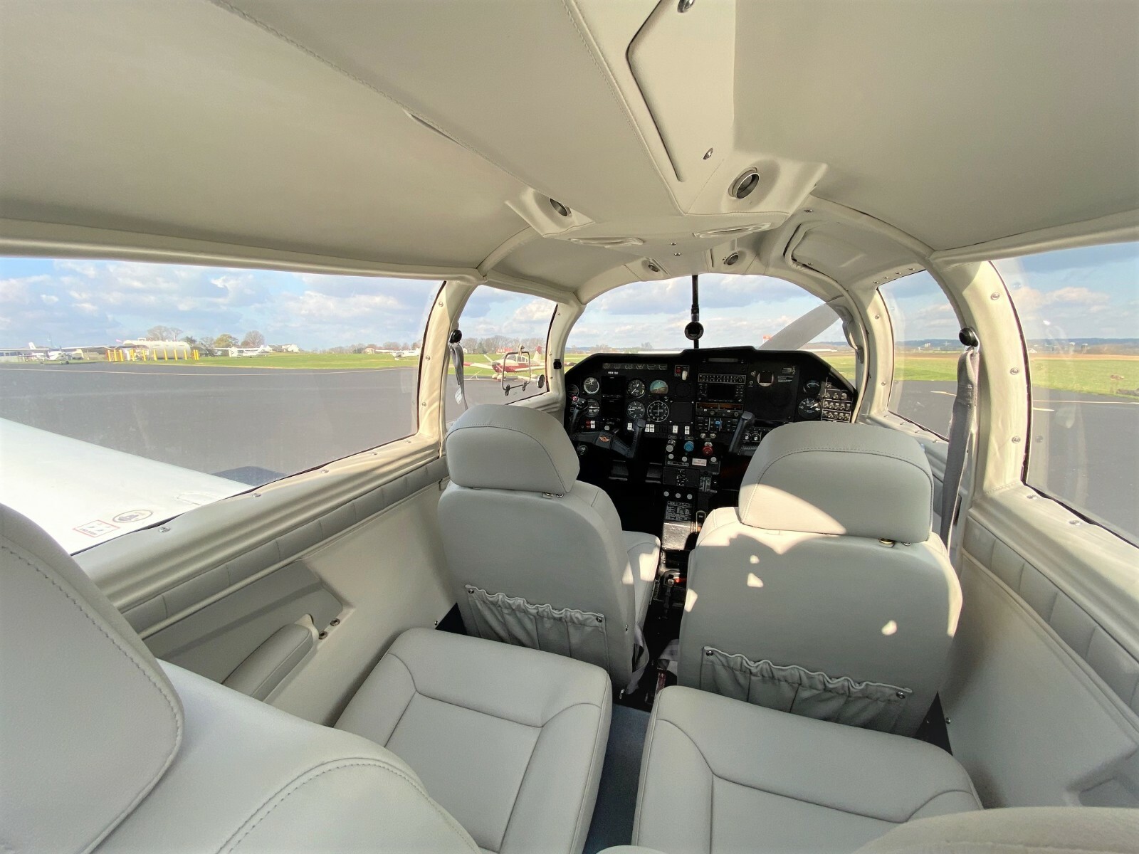 Mooney complete leather interior