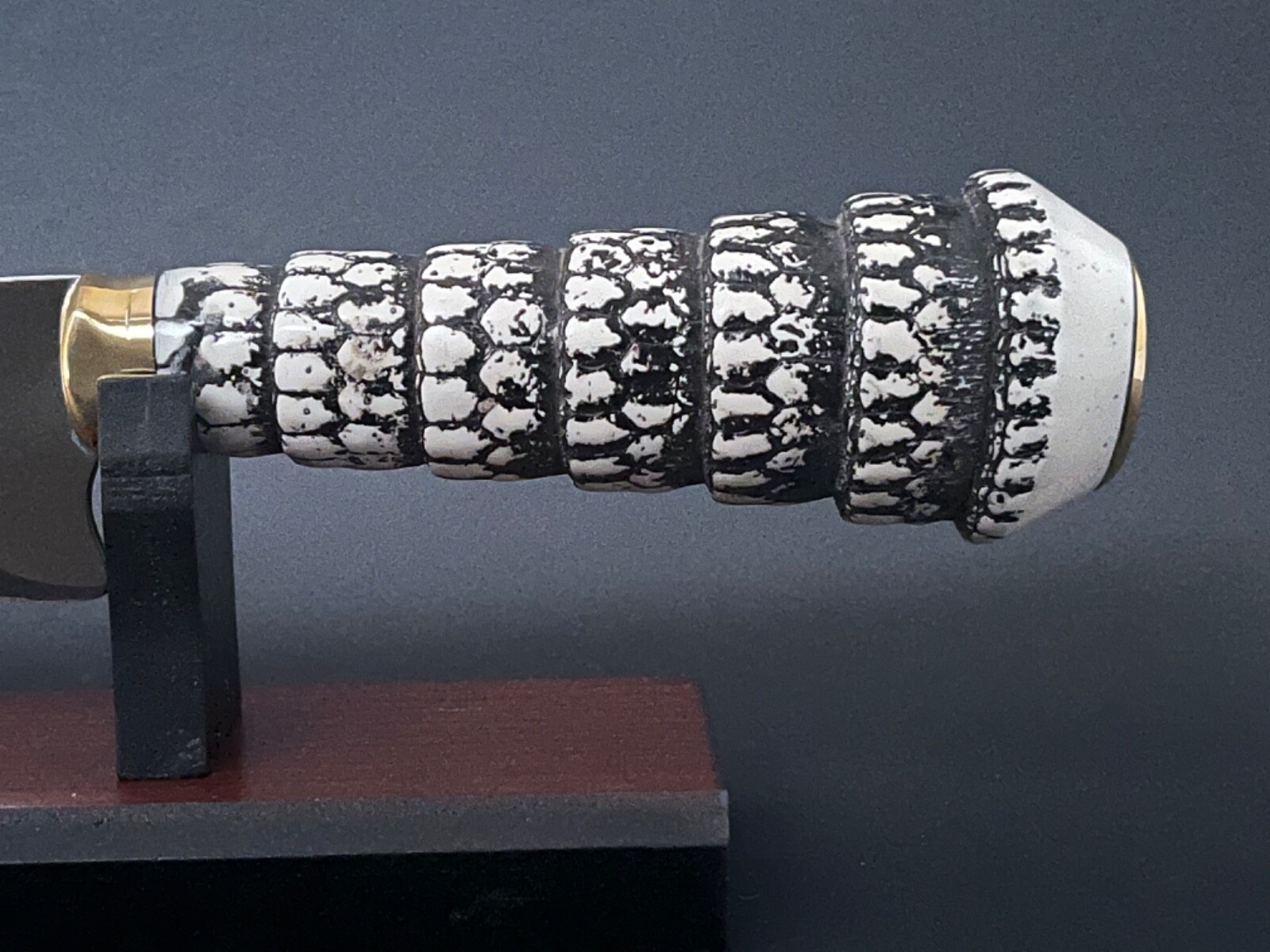 8” stainless steel blade artificial armadillo’s tail handle