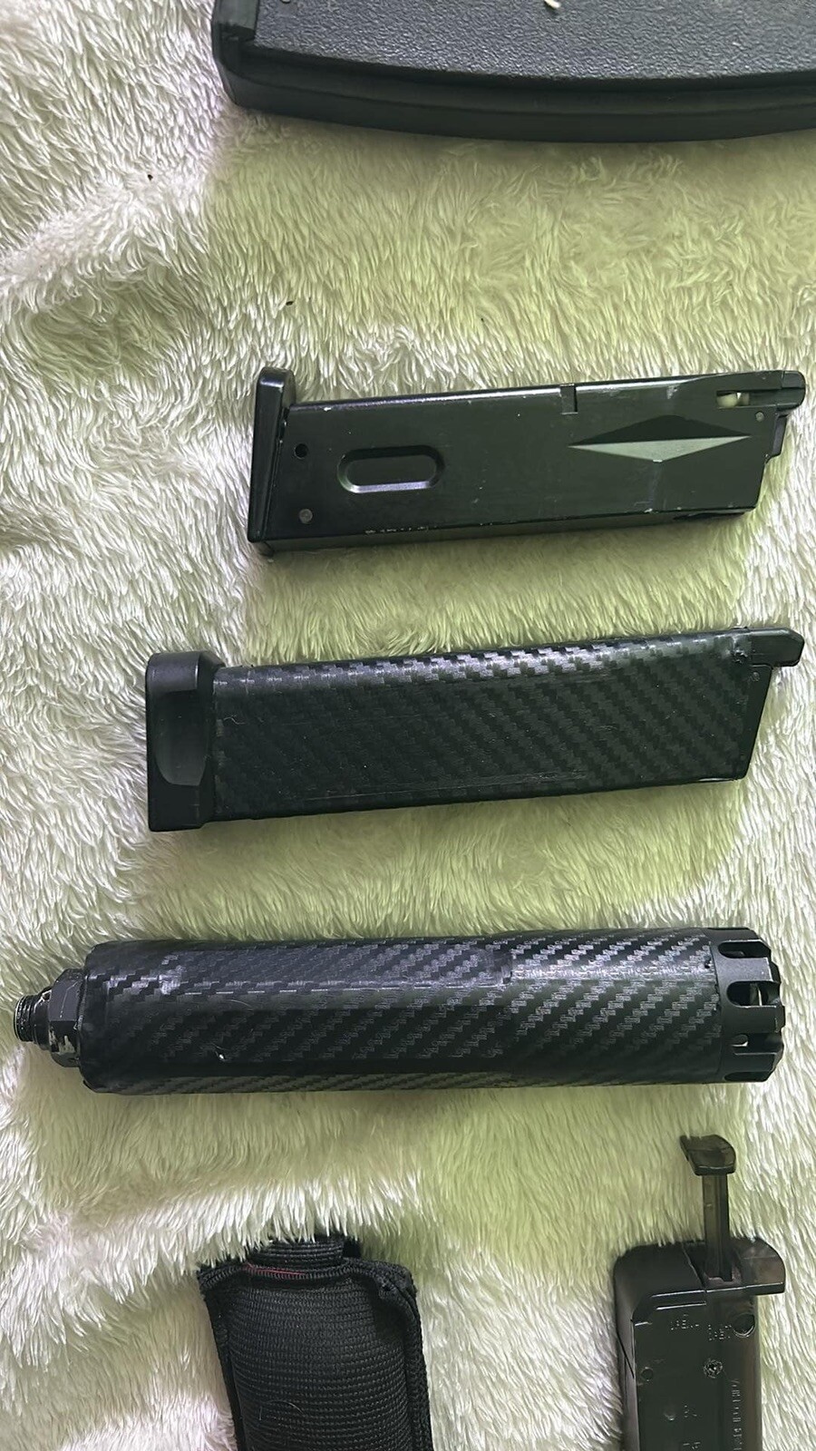 airsoft gun
