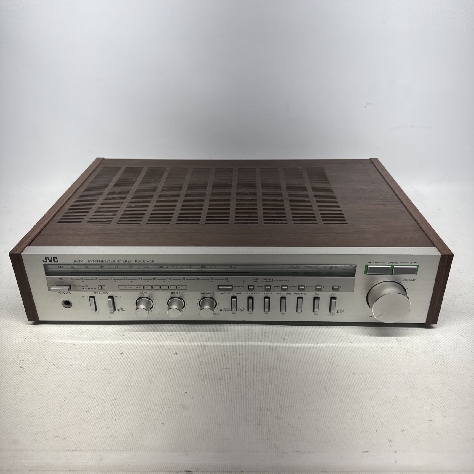 JVC R-2X AM/FM Synthesizer Stereo Receiver 120V 60Hz 195Watts 245VA Works