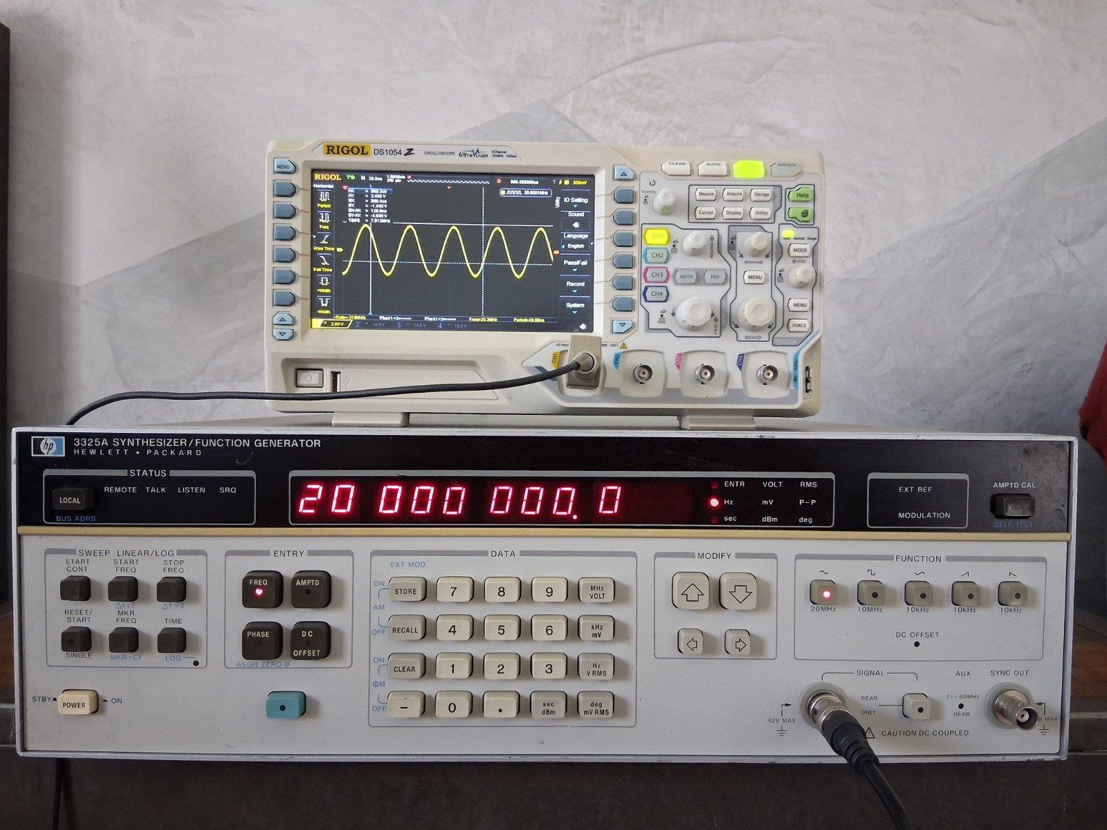 HP 3325A Synthesized Function Sweep Generator. Tested