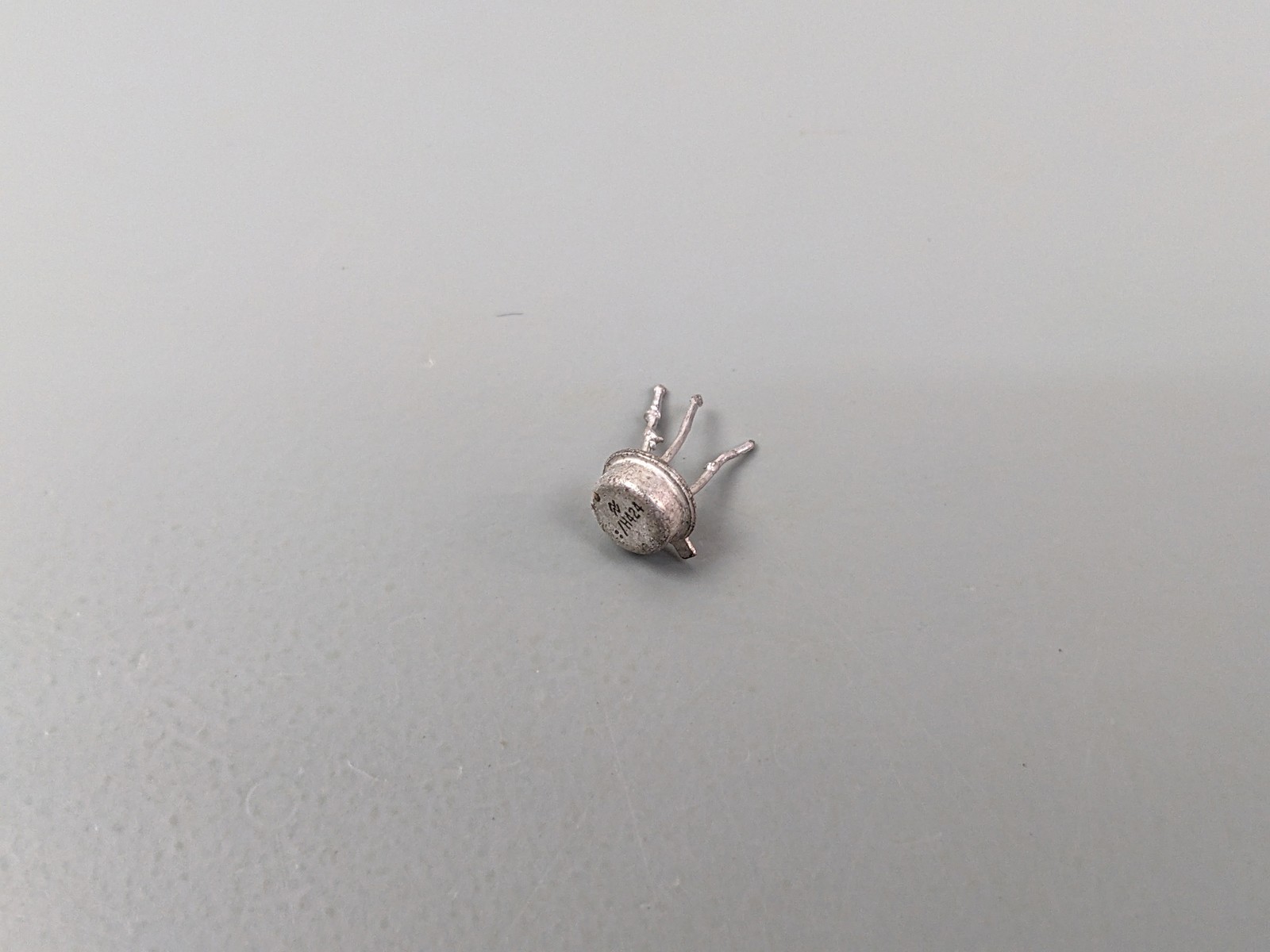 (2) LM136H-5.0 5.0V Reference Diodes, SOLDER PULLS
