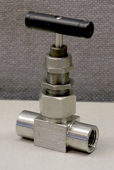 Swagelok Whitey SS-3NTRF4 ¼” Stainless Steel Bonnet Needle Valve New