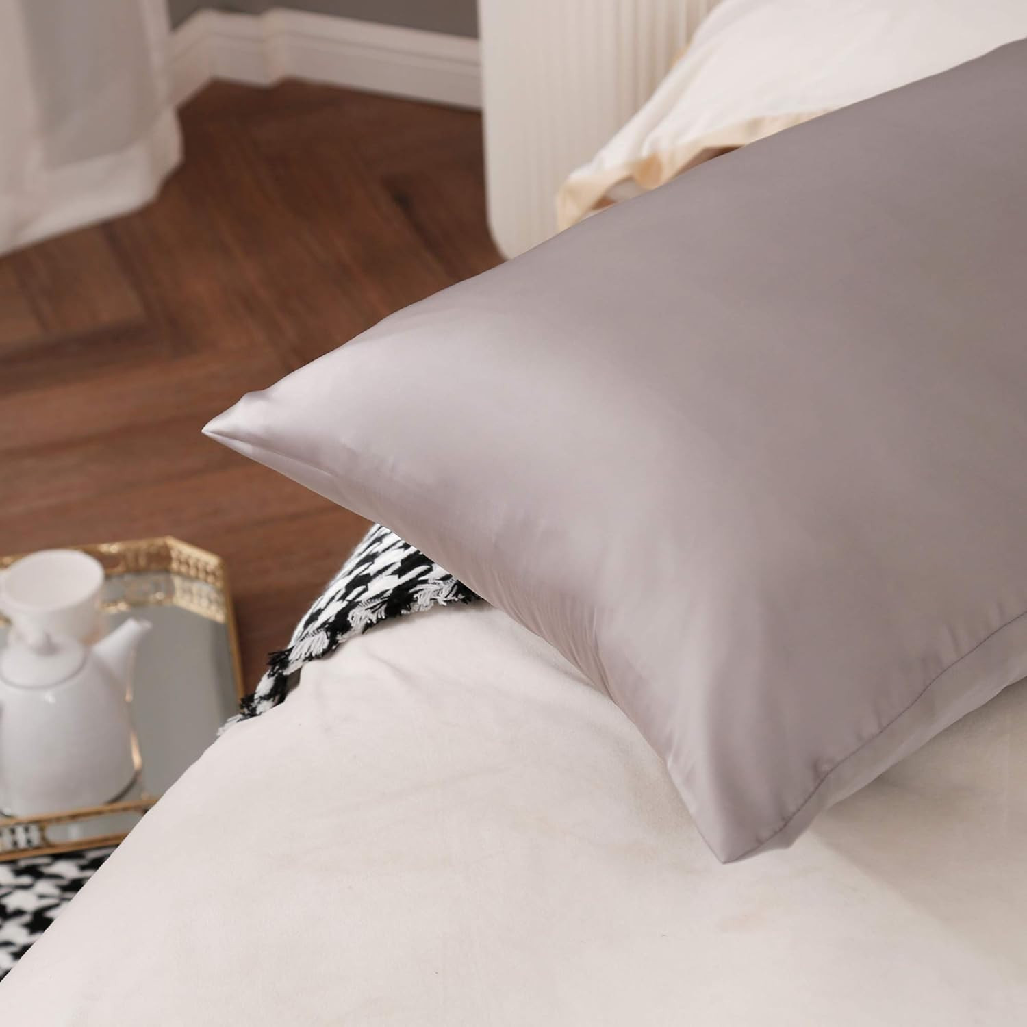 100% Silk Pillow Cases 2 Pack, Mulberry Silk Pillowcase for Hair and Skin with H