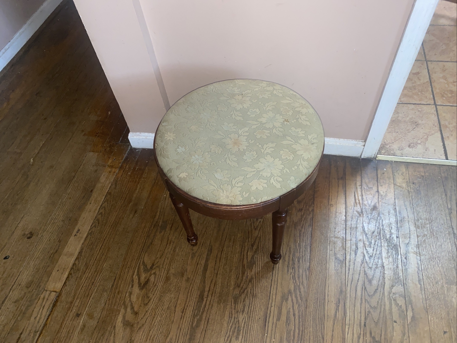 Kling Antique Victorian Round Walnut 4 Legs Stool, Good Condition