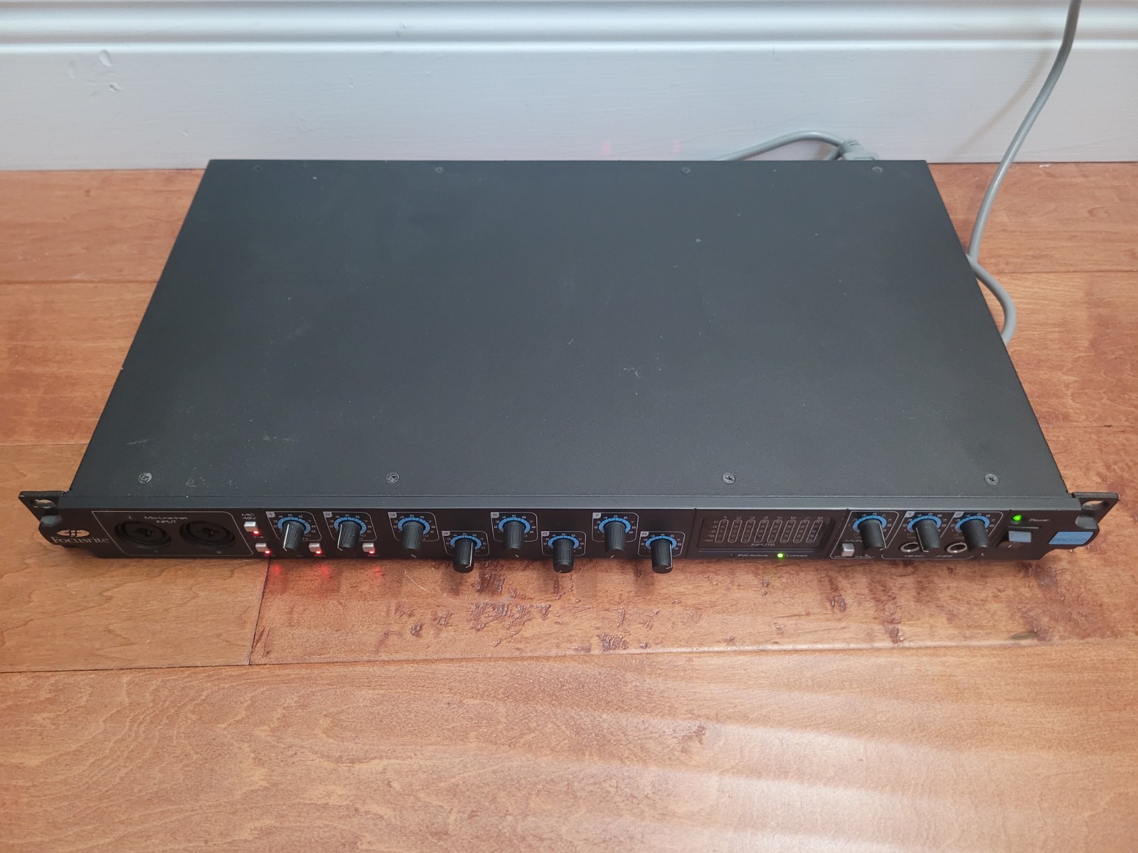 Focusrite Saffire Pro 40 FireWire Audio Interface 20 In/Out 8 Mic Pres 24/96