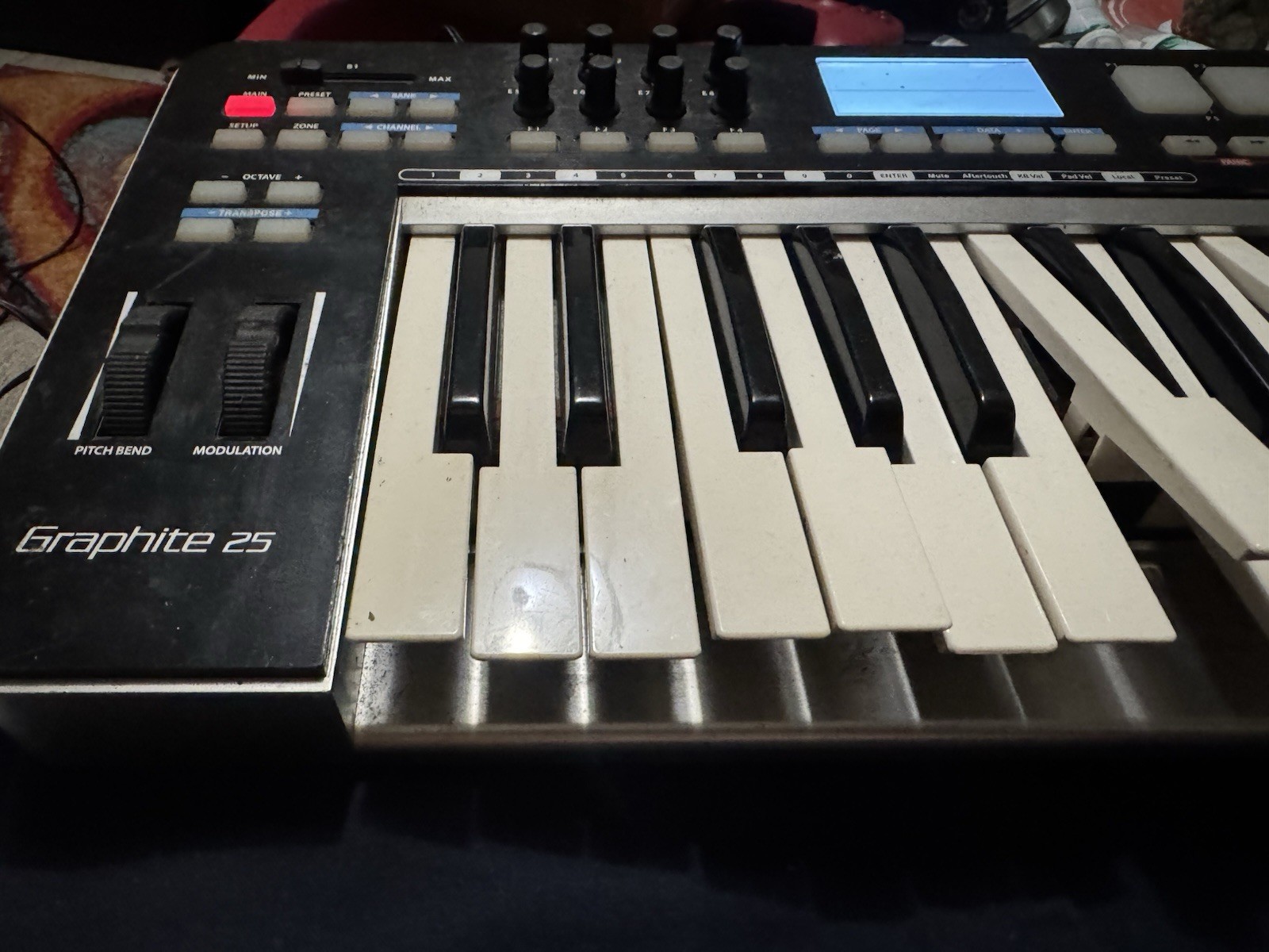 SAMSON GRAPHITE 25 (USB MIDI CONTROLLER KEYBOARD) (UNTESTED)